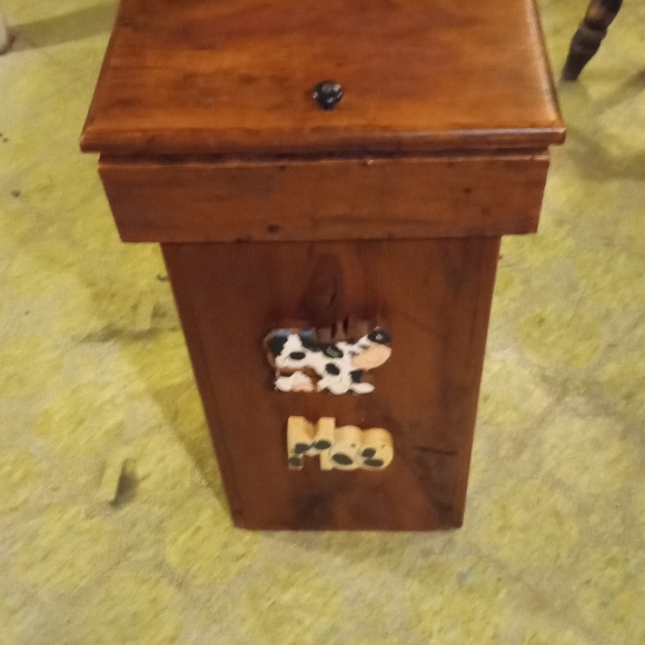 vintage All natural wood garbage bin - Picture 1 of 5